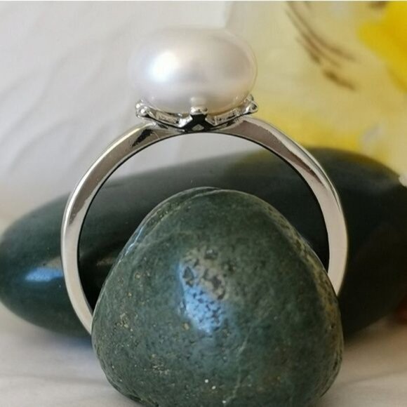 Sterling silver white freshwater pearl ring size 8 starfish setting 🆕 - Picture 5 of 5